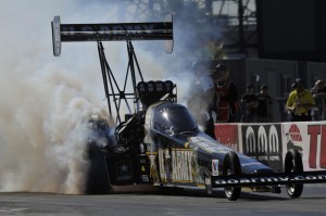 NHRA_Vegas_Schumacher-burnout