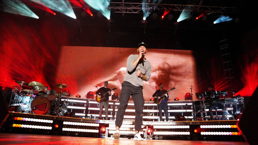 Brett Young to Headline ‘Stars Over Texas’ Festival at Texas Motorplex