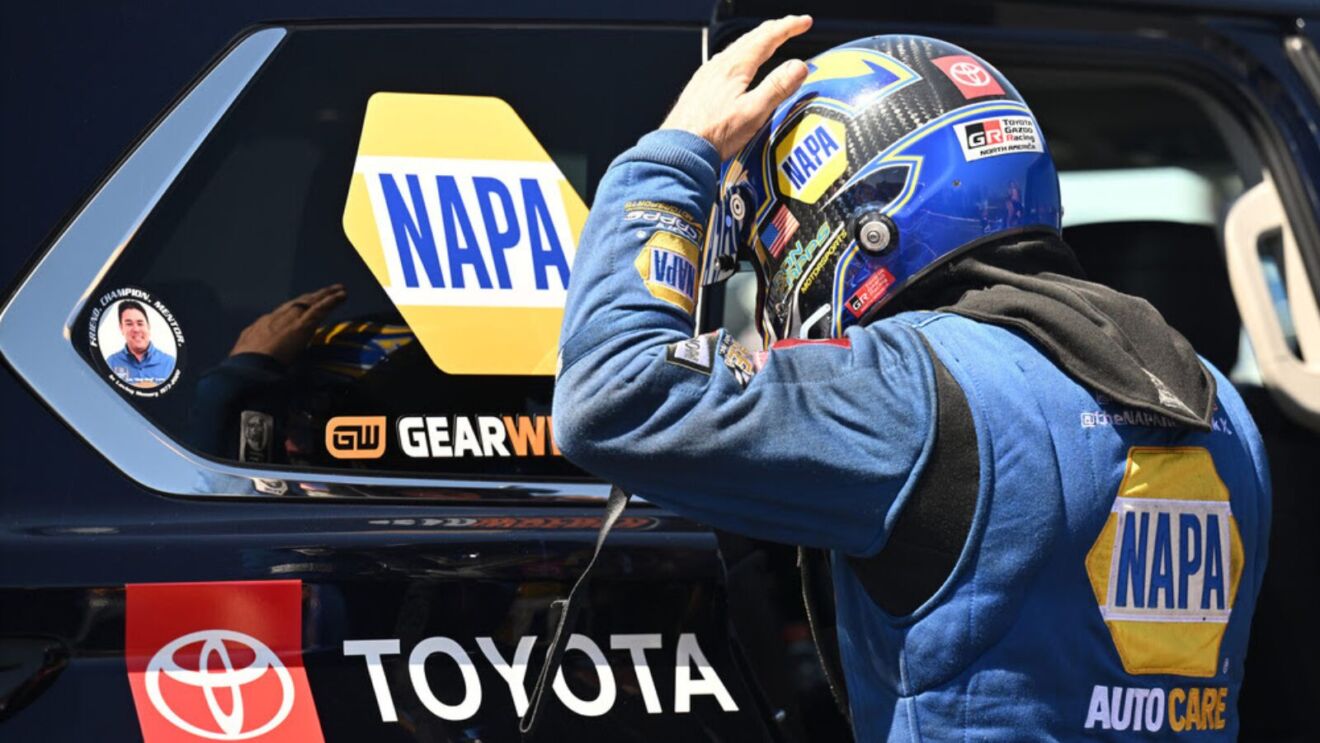 Ron Capps Gears Up with Confidence for NHRA 4-Wide Nationals in Las ...