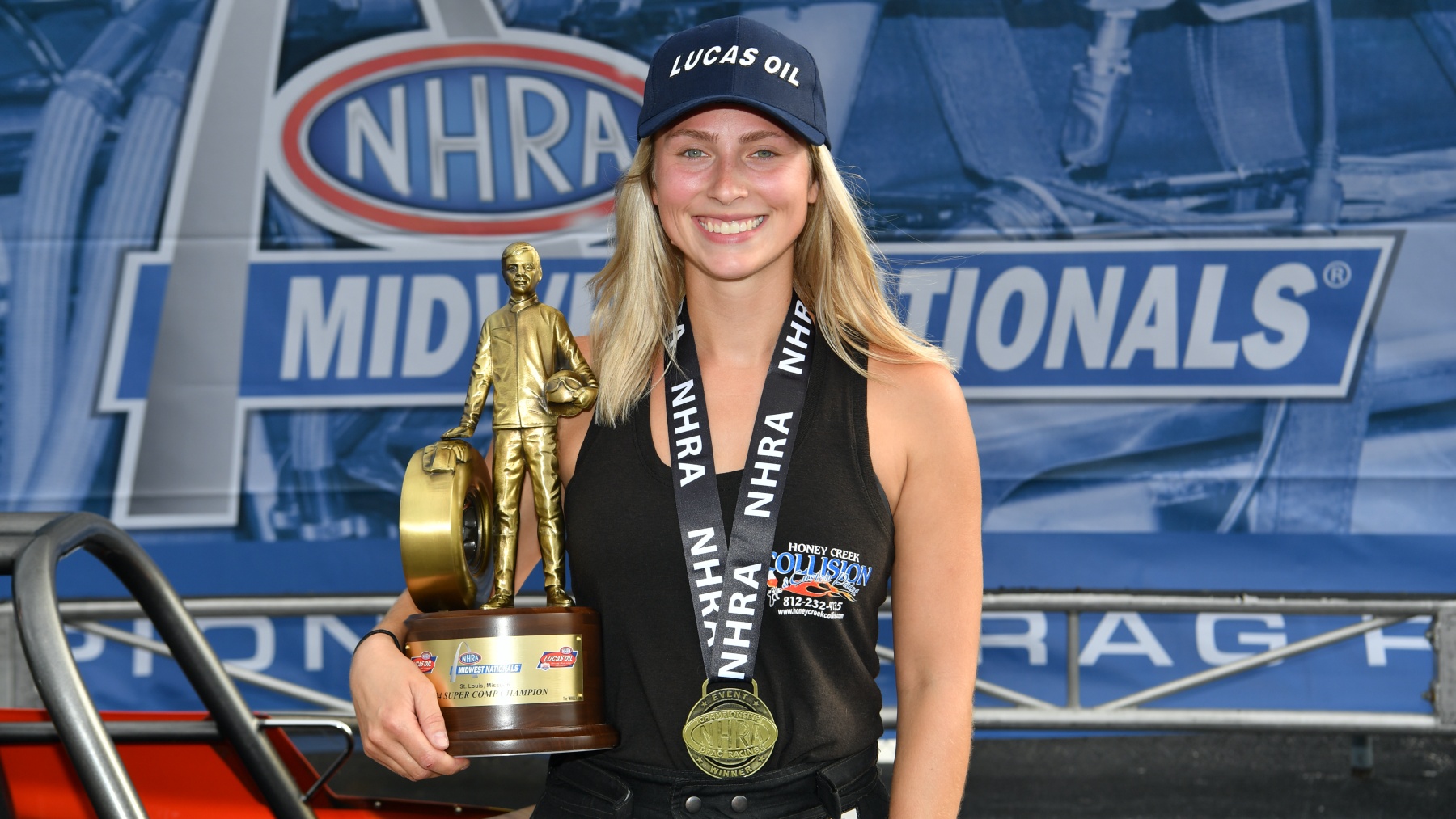 DRACULA: A Comedy of Terrors — LegacyTheatreCT, image size:1800x1013